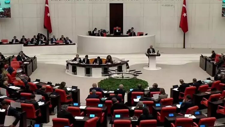 Kuzey Kürdistanlı Siyasetçilerin Parlamenterlik Aşkı ve Seçimler