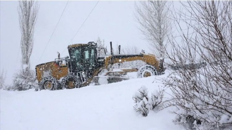 Hakkari’de 49 yerleşim yerinin yolu ulaşıma kapandı
