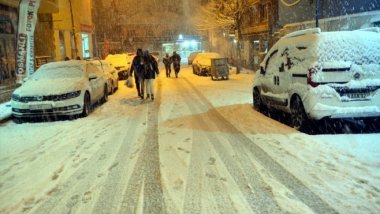 Van, Hakkari, Bitlis ve Muş'ta 1028 yerleşim birimine ulaşım sağlanamıyor