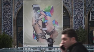 İran'da protestoların görüntülerini çekip paylaşanlar yıllarca hapis yatabilir