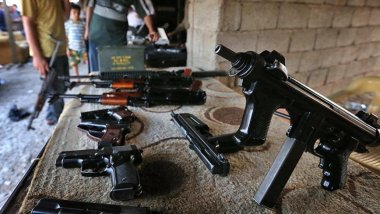 Kerkük'te sivillerin elindeki silahlar toplanıyor