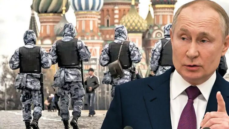 Putin'in eski metin yazarından 'darbe' iddiası