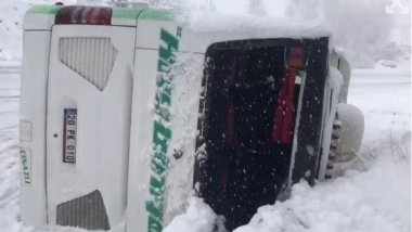 Bingöl'de yolcu otobüsü devrildi; Çok sayıda yaralı