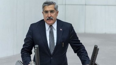 Ak Partili vekilin ailesi depremde göçük altında kaldı