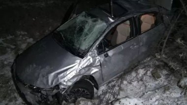  Depremzedelerin bulunduğu otomobil şarampole devrildi: 6 yaralı