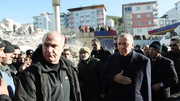 İngiliz medyasından dikkat çeken yazı: 'AKP’liler bile tepki gösteriyor'