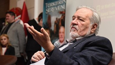 Türk tarihçisi ve Türk siyasetçisi...