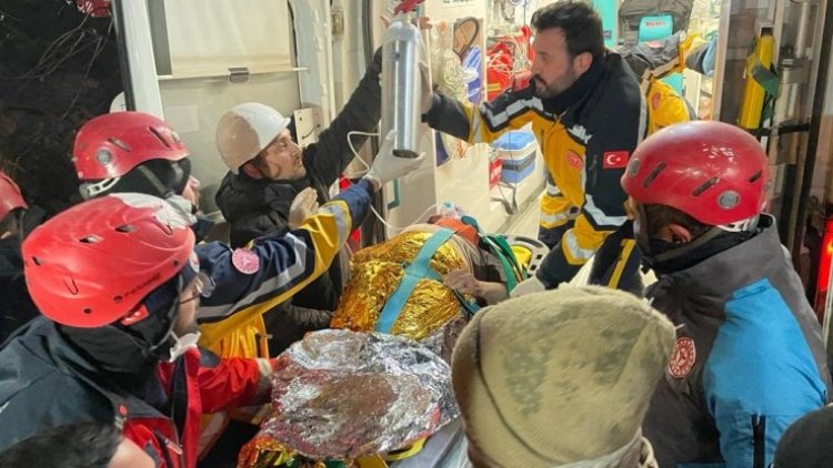 Adıyaman’da 77 yaşındaki kadın 212’nci saatte kurtarıldı