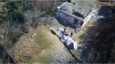 Antep'te deprem bir köyü ikiye böldü