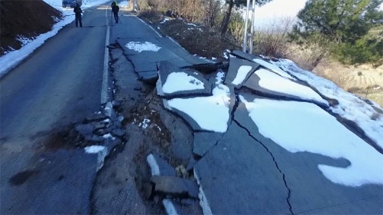 Deprem bilimciler: Belki o sabah 1,5 dakikada 3 deprem oldu