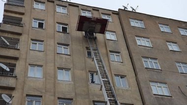 Antep ve Malatya'da ağır hasarlı binalardan eşya alımı durduruldu