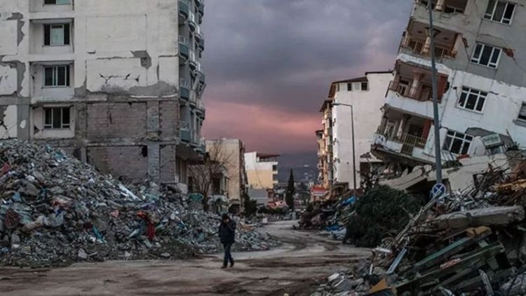 Depremlerde can kaybı 43 bin 556'ya yükseldi