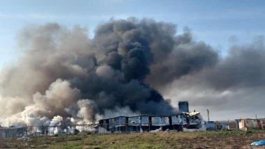 Cizre’de plastik fabrikasında yangın