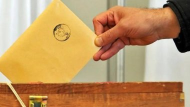 İddia: 'Kalıcı ikametgahı olmayan depremzedeler milletvekili seçimleri için oy kullanamayacak'