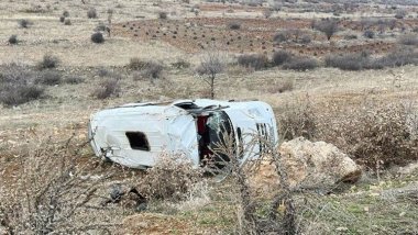 Mardin'de okul servisi devrildi: 14 yaralı