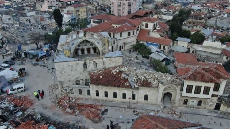 Bakanlığın depremzedelere verdiği broşürde Kürtçe ve Arapça yok