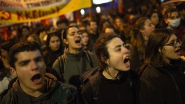 Yunanistan'da 46 kişinin öldüğü tren kazası sonrası protesto gösterileri