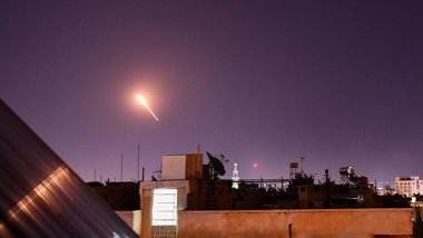 İsrail'den Halep Havalimanı'na hava saldırısı 