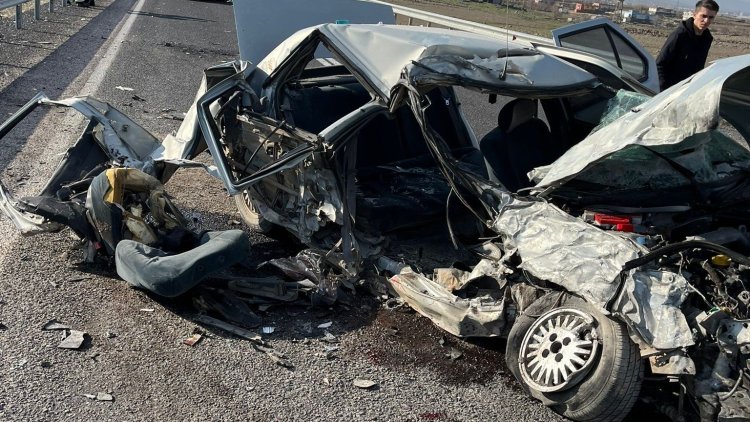 Diyarbakır’da feci kaza: Baba, oğul öldü, 3 yaralı