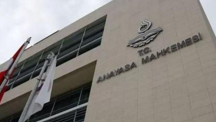 AYM 15 Temmuz OHAL kararnamesindeki bazı hükümleri iptal etti