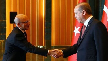 AK Parti'den isimler Reuters'a konuştu: Ekonomik sıkıntı yaşıyoruz