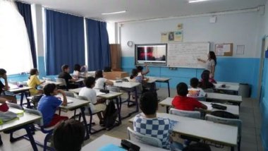 Depremin vurduğu dört kentte okullar açıldı