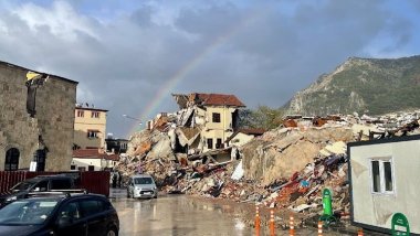 Deprem bölgesi için kuvvetli rüzgar uyarısı