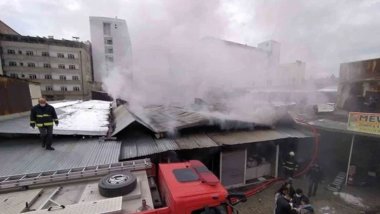 Van’daki Büyük Rus Pazarı’nda korkutan yangın