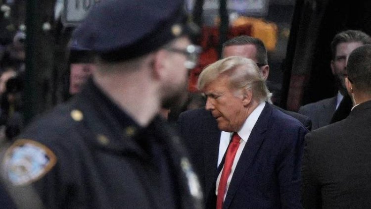 Eski ABD Başkanı Trump, resmen gözaltında