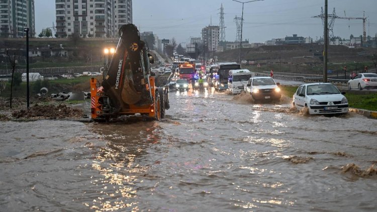 Deprem bölgesi için kuvvetli yağış uyarısı