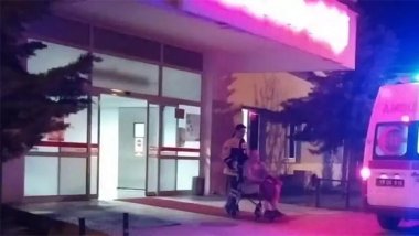 Camiden çıkanlara ateş açıldı: 2’si kadın 6 yaralı