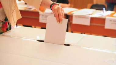 13 şirketin son seçim anketlerinin ortalamasına göre ikinci tur senaryosu 