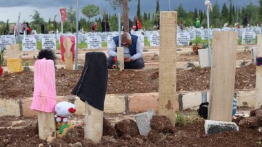 Adıyaman'da çoğu mezarda hâlâ isim yok...