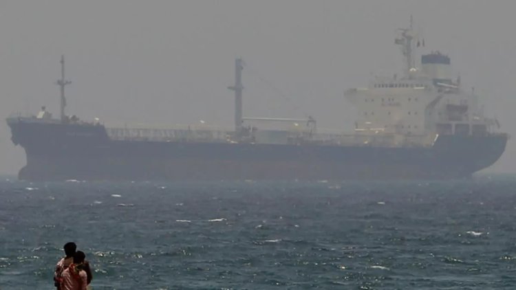 İran, Umman Körfezi'nde petrol tankerine el koydu
