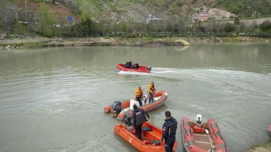 Munzur Çayı'nda kaybolan 3 kişiden 1'nin cansız bedenine ulaşıldı