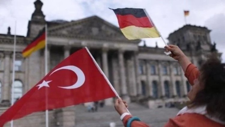 Alman güvenlik birimleri seçim akşamı için teyakkuzda