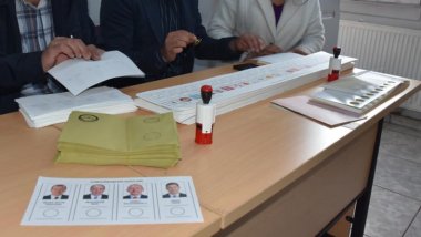 Şırnak'ta açık oy kullanma kavgası