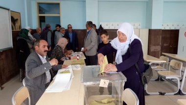 Kürt seçmen oy tercihiyle hangi mesajları verdi?