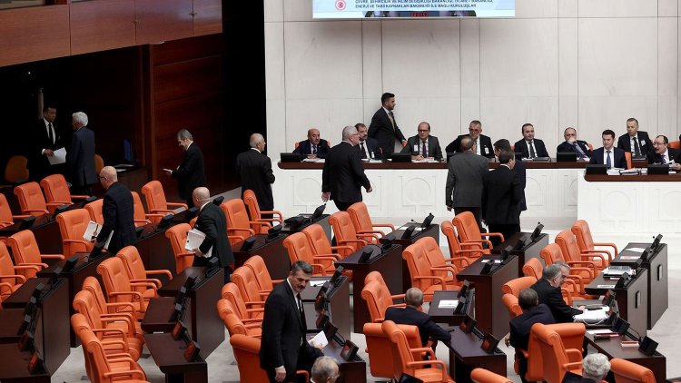 Devlet Bahçeli 'geçici TBMM başkanı' olacak: HDP'ye 'yemin krizi' mesajı