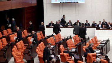 Devlet Bahçeli 'geçici TBMM başkanı' olacak: HDP'ye 'yemin krizi' mesajı
