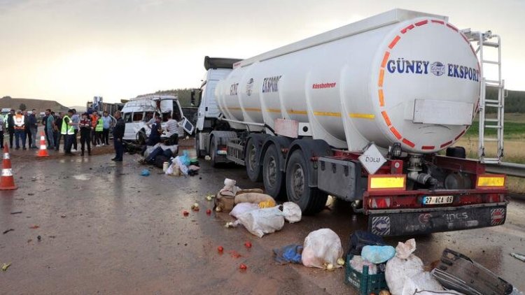 Antep’te kaza: 2 ölü, 20 yaralı