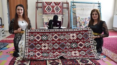 Hakkari kilimi coğrafi işaret tescil belgesi aldı