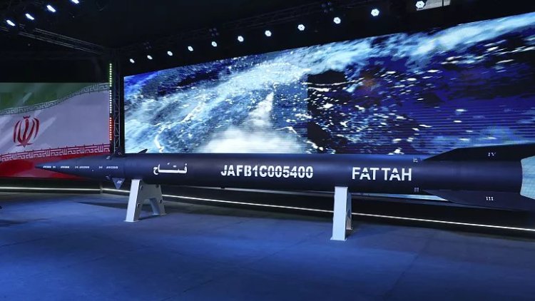 İran ilk 'hipersonik' balistik füzesini tanıttı
