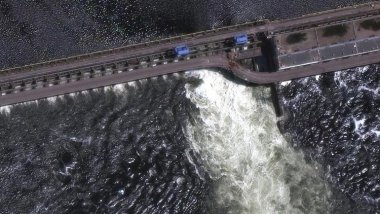Rusya Ukrayna'da barajı vurdu: Sel uyarısı verildi!
