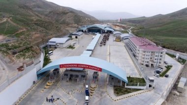 Hakkari'de rüşvet operasyonu: Dördü polis 13 kişi tutuklandı