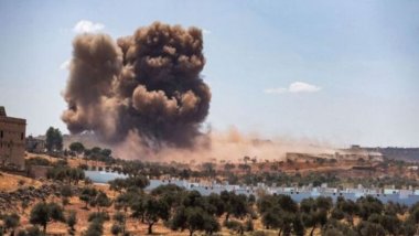 Suriye ve Rusya'dan İdlib'e ortak hava saldırısı