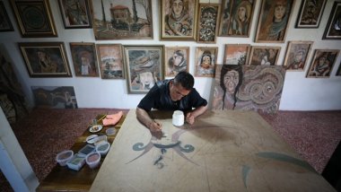 Bingöllü ressamın taş tozundan yaptığı eserler 16 ülkedeki sanatseverlere ulaştı