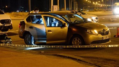 Diyarbakır'da otomobilde bıçaklanmış ceset bulundu