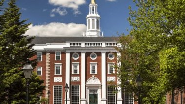 Dünyaca ünlü üniversitede dersleri yapay zekâ verecek