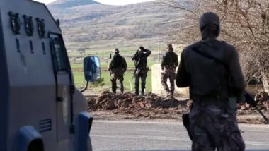 Hizan'da ev baskınları: 3 kişi gözaltına alındı